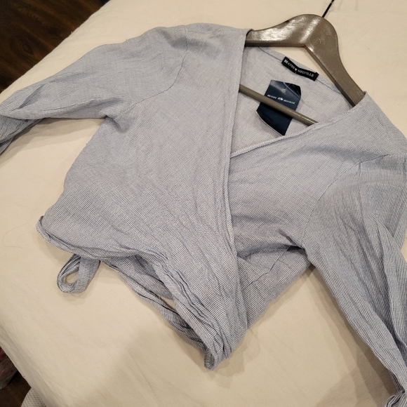 Brandy melville wrap top - Picture 7 of 7